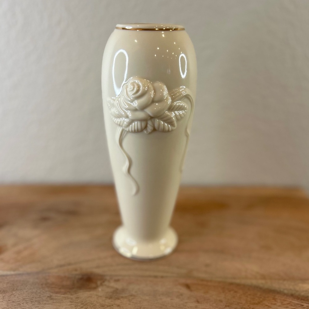 Lenox Ivory China Rose Blossom Bud Vase Gold Trim Porcelain Floral Decor‎